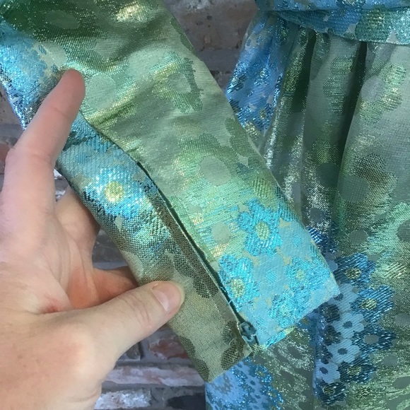 VINTAGE Woman’s 50’s 60’s Exquisite Metallic Scoop Neck Long Sleeve Evening Gown - Picture 1 of 12